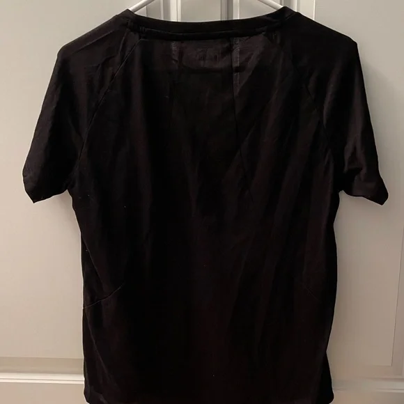 🎀3/$15🎀 PUMA tee - Picture 3 of 3